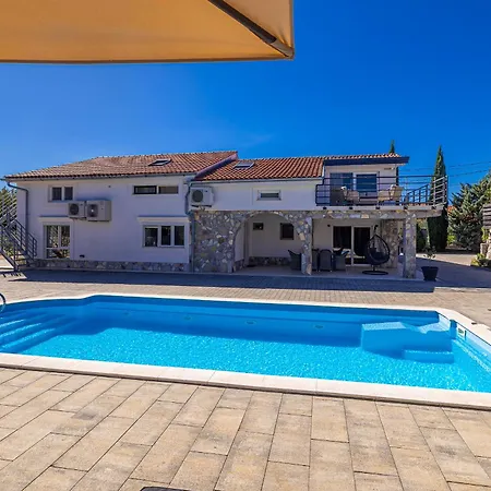 Advima With Private Heated Pool Apartament *