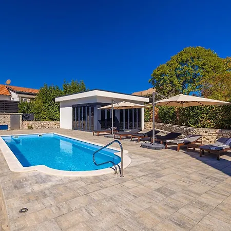 Advima With Private Heated Pool *