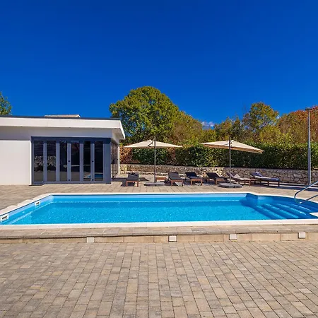 Advima With Private Heated Pool Gostinjac