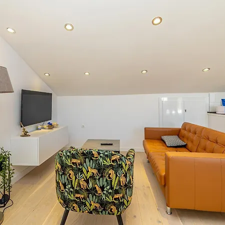 Advima With Private Heated Pool Gostinjac