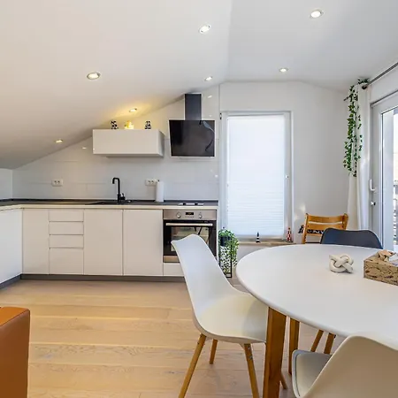 Advima With Private Heated Pool Apartament *