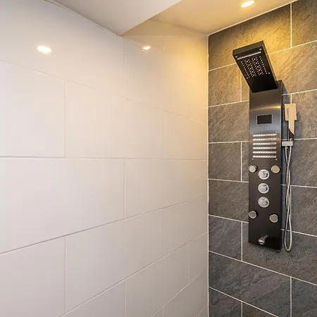 Advima With Private Heated Pool Gostinjac