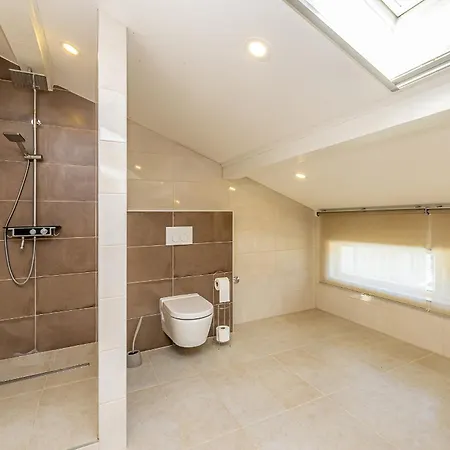 Advima With Private Heated Pool
